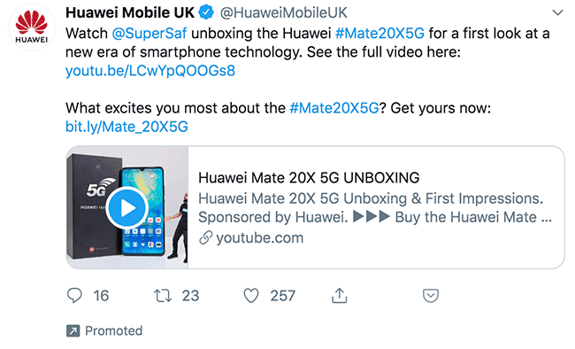 Un ejemplo de un tweet promocionado Huawei